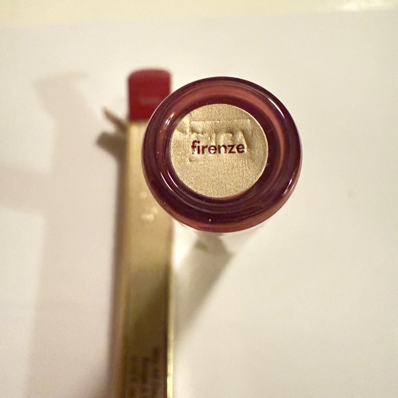 Stila Stay All Day Liquid Lipstick Matte in Firenze - Picture 5 of 6